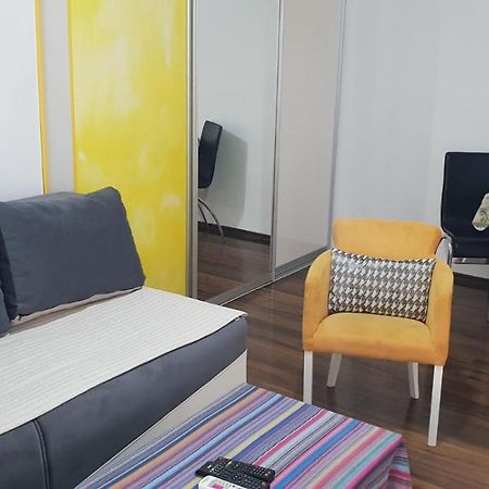 Yellow Apartment, Central Podgorica Exteriör bild